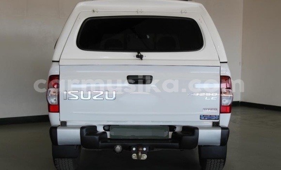 Tenga Tsaru Isuzu KB Chena Mota in Harare in Harare Tenga Tsaru Isuzu KB Chena Mota in Harare in Harare