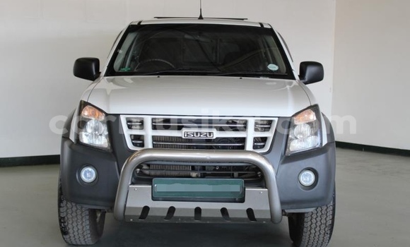 Tenga Tsaru Isuzu KB Chena Mota in Harare in Harare Tenga Tsaru Isuzu KB Chena Mota in Harare in Harare
