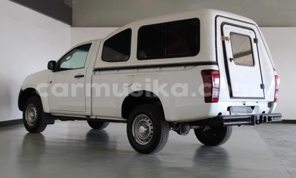 Tenga Tsaru Isuzu KB Chena Mota in Beitbridge in Matabeleland South Tenga Tsaru Isuzu KB Chena Mota in Beitbridge in Matabeleland South