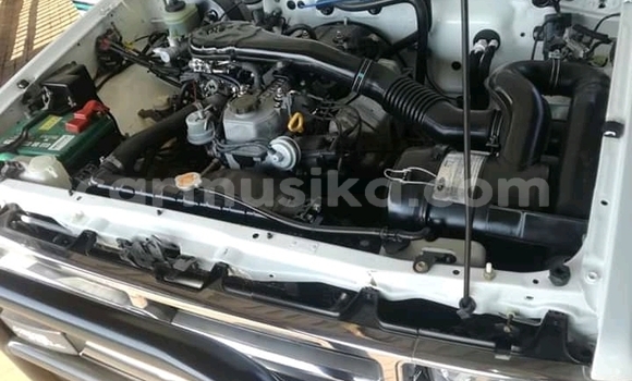 Acheter Occasion Voiture Toyota Hilux Blanc à Beitbridge, Matabeleland South Acheter Occasion Voiture Toyota Hilux Blanc à Beitbridge, Matabeleland South