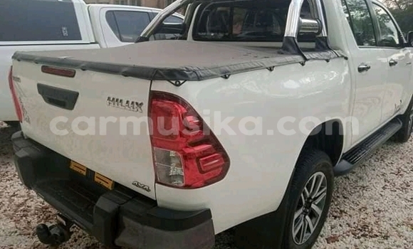 Acheter Occasion Voiture Toyota Hilux Blanc à Beitbridge, Matabeleland South Acheter Occasion Voiture Toyota Hilux Blanc à Beitbridge, Matabeleland South