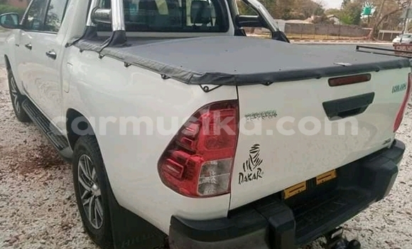 Acheter Occasion Voiture Toyota Hilux Blanc à Beitbridge, Matabeleland South Acheter Occasion Voiture Toyota Hilux Blanc à Beitbridge, Matabeleland South