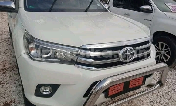 Acheter Occasion Voiture Toyota Hilux Blanc à Beitbridge, Matabeleland South Acheter Occasion Voiture Toyota Hilux Blanc à Beitbridge, Matabeleland South