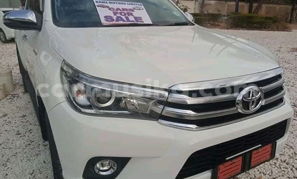 Acheter Occasion Voiture Toyota Hilux Blanc à Beitbridge, Matabeleland South Acheter Occasion Voiture Toyota Hilux Blanc à Beitbridge, Matabeleland South