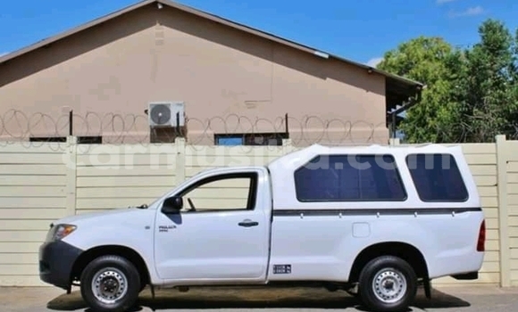 Acheter Occasion Voiture Toyota Hilux Blanc à Beitbridge, Matabeleland South Acheter Occasion Voiture Toyota Hilux Blanc à Beitbridge, Matabeleland South