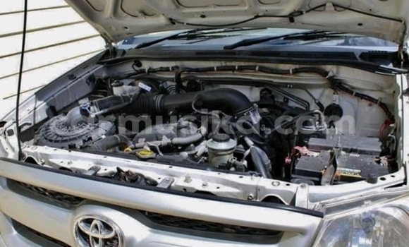 Acheter Occasion Voiture Toyota Hilux Blanc à Beitbridge, Matabeleland South Acheter Occasion Voiture Toyota Hilux Blanc à Beitbridge, Matabeleland South
