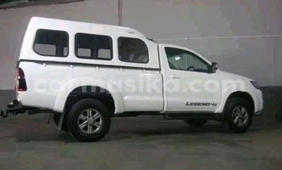 Buy Used Toyota Hilux White Car in Beitbridge in Matabeleland South Buy Used Toyota Hilux White Car in Beitbridge in Matabeleland South