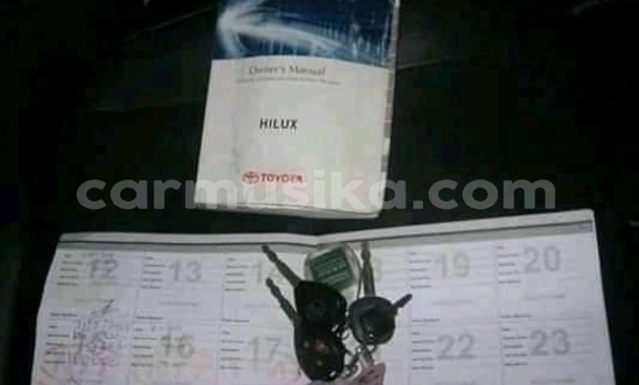 Buy Used Toyota Hilux White Car in Beitbridge in Matabeleland South Buy Used Toyota Hilux White Car in Beitbridge in Matabeleland South