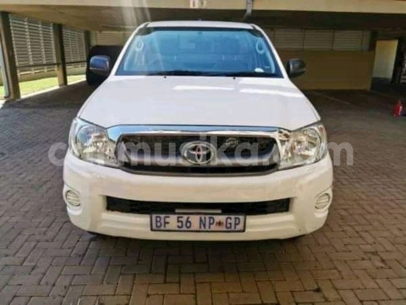 Big with watermark toyota hilux matabeleland south beitbridge 15979