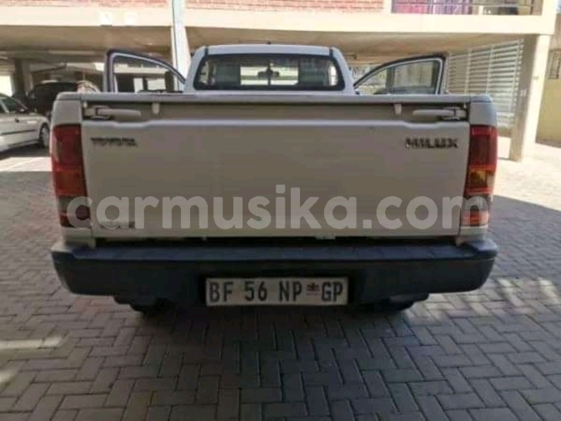 Big with watermark toyota hilux matabeleland south beitbridge 15979