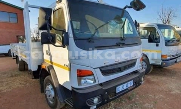 Tenga Tsaru Mitsubishi Fuso Chena Rori in Beitbridge in Matabeleland South Tenga Tsaru Mitsubishi Fuso Chena Rori in Beitbridge in Matabeleland South