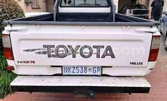 Acheter Occasion Voiture Toyota Hilux Blanc à Beitbridge, Matabeleland South Acheter Occasion Voiture Toyota Hilux Blanc à Beitbridge, Matabeleland South