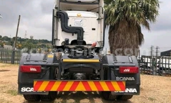 Tenga Tsaru Scania R420 Chena Rori in Beitbridge in Matabeleland South Tenga Tsaru Scania R420 Chena Rori in Beitbridge in Matabeleland South