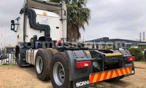 Tenga Tsaru Scania R420 Chena Rori in Beitbridge in Matabeleland South Tenga Tsaru Scania R420 Chena Rori in Beitbridge in Matabeleland South