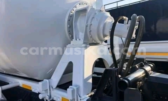 Tenga Tsaru MercedesโBenz 2628 Chena Rori in Beitbridge in Matabeleland South Tenga Tsaru MercedesโBenz 2628 Chena Rori in Beitbridge in Matabeleland South