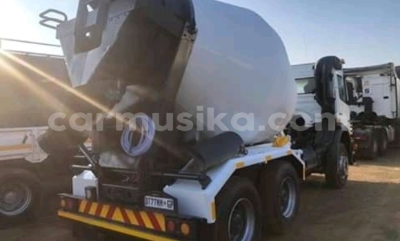 Tenga Tsaru MercedesโBenz 2628 Chena Rori in Beitbridge in Matabeleland South Tenga Tsaru MercedesโBenz 2628 Chena Rori in Beitbridge in Matabeleland South