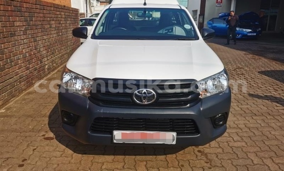 Buy Used Toyota Hilux White Car in Harare in Harare Buy Used Toyota Hilux White Car in Harare in Harare