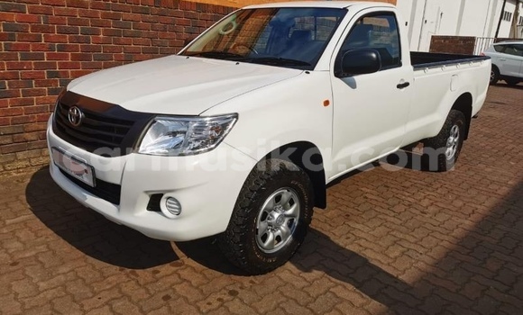 Buy Used Toyota Hilux White Car in Harare in Harare