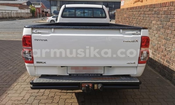Tenga Tsaru Toyota Hilux Chena Mota in Harare in Harare Tenga Tsaru Toyota Hilux Chena Mota in Harare in Harare