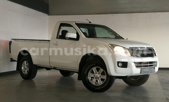 Nunua Ilio tumika Isuzu KB Nyeupe Gari ndani ya Beitbridge nchini Matabeleland Kusini