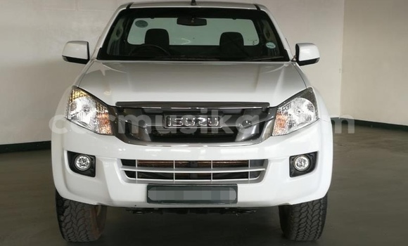 Buy Used Isuzu KB White Car in Beitbridge in Matabeleland South Buy Used Isuzu KB White Car in Beitbridge in Matabeleland South