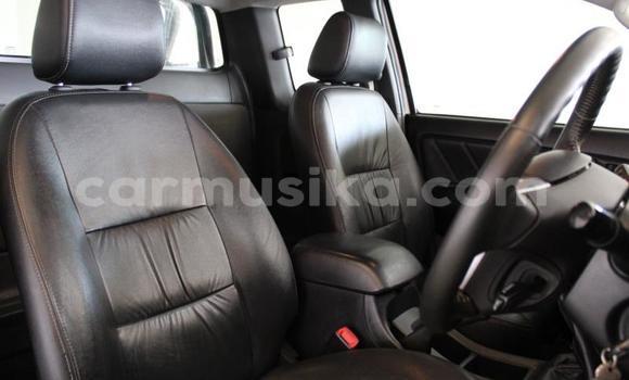 Tenga Tsaru Toyota Hilux Chena Mota in Harare in Harare Tenga Tsaru Toyota Hilux Chena Mota in Harare in Harare