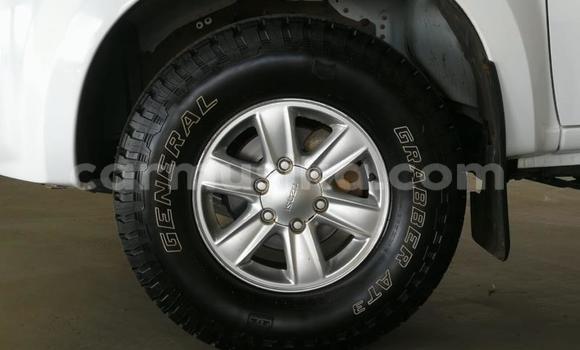 Tenga Tsaru Toyota Hilux Chena Mota in Harare in Harare Tenga Tsaru Toyota Hilux Chena Mota in Harare in Harare