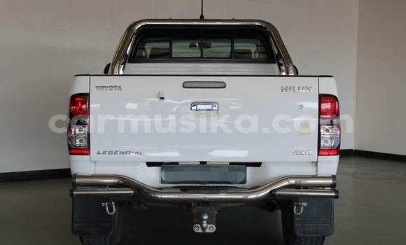 Tenga Tsaru Toyota Hilux Chena Mota in Harare in Harare Tenga Tsaru Toyota Hilux Chena Mota in Harare in Harare