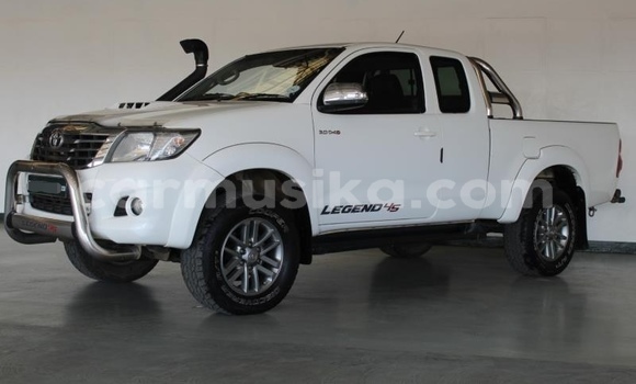 Tenga Tsaru Toyota Hilux Chena Mota in Harare in Harare Tenga Tsaru Toyota Hilux Chena Mota in Harare in Harare