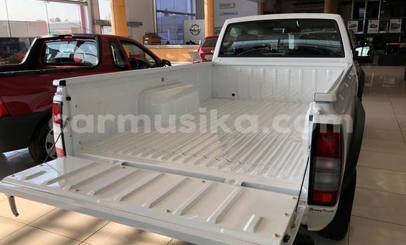 Buy Used Nissan NP 300 White Car in Harare in Harare Buy Used Nissan NP 300 White Car in Harare in Harare