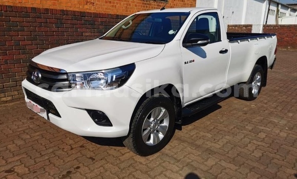 Nunua Ilio tumika Toyota Hilux Nyeupe Gari ndani ya Harare nchini Harare