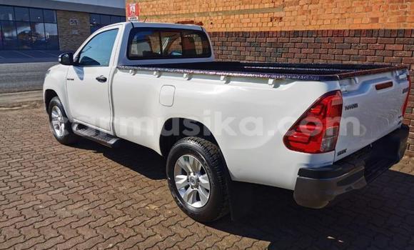 Tenga Tsaru Toyota Hilux Chena Mota in Harare in Harare Tenga Tsaru Toyota Hilux Chena Mota in Harare in Harare