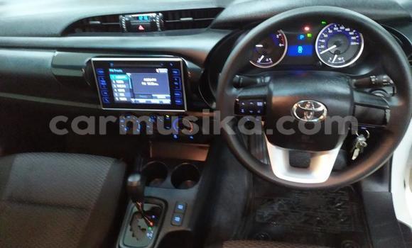 Buy Used Toyota Hilux White Car in Avondale in Harare Buy Used Toyota Hilux White Car in Avondale in Harare