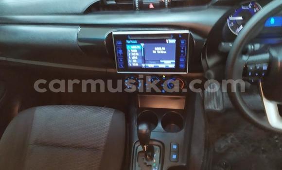 Buy Used Toyota Hilux White Car in Avondale in Harare Buy Used Toyota Hilux White Car in Avondale in Harare