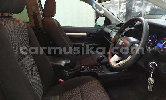 Buy Used Toyota Hilux White Car in Avondale in Harare Buy Used Toyota Hilux White Car in Avondale in Harare