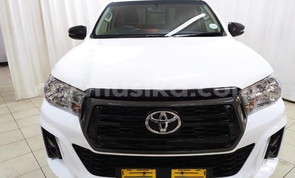 Buy Used Toyota Hilux White Car in Avondale in Harare Buy Used Toyota Hilux White Car in Avondale in Harare