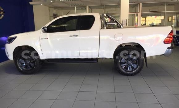 Tenga Tsaru Toyota Hilux Chena Mota in Harare in Harare Tenga Tsaru Toyota Hilux Chena Mota in Harare in Harare