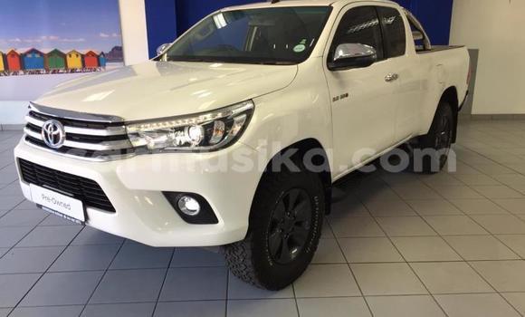 Tenga Tsaru Toyota Hilux Chena Mota in Harare in Harare Tenga Tsaru Toyota Hilux Chena Mota in Harare in Harare