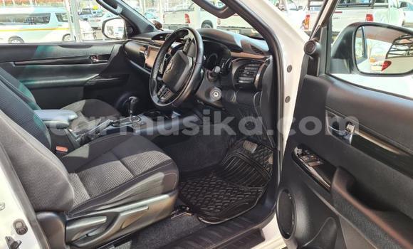 Buy Used Toyota Hilux White Car in Harare in Harare Buy Used Toyota Hilux White Car in Harare in Harare