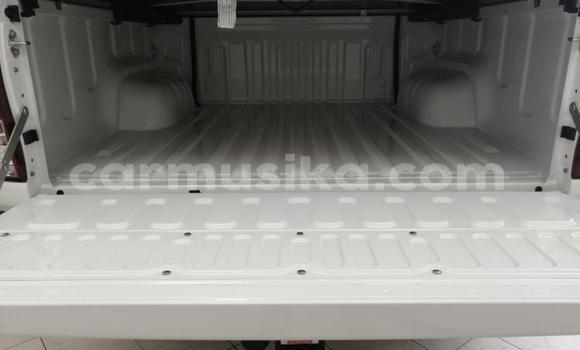 Buy Used Toyota Hilux White Car in Avondale in Harare Buy Used Toyota Hilux White Car in Avondale in Harare