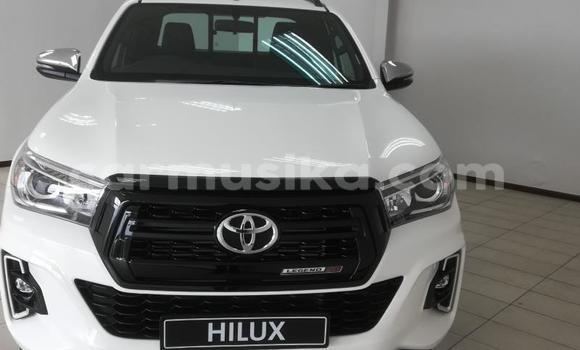 Buy Used Toyota Hilux White Car in Avondale in Harare Buy Used Toyota Hilux White Car in Avondale in Harare