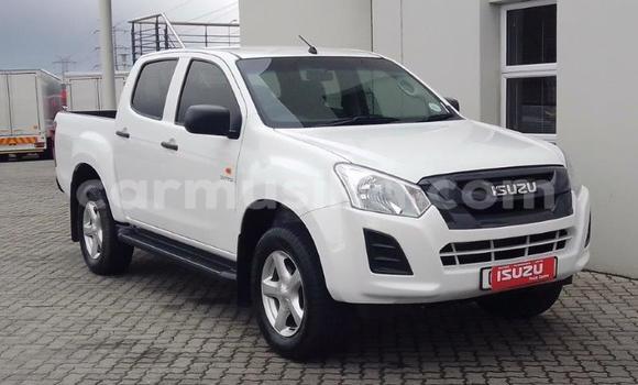 Buy Used Isuzu D–MAX White Car in Harare in Harare Buy Used Isuzu D–MAX White Car in Harare in Harare