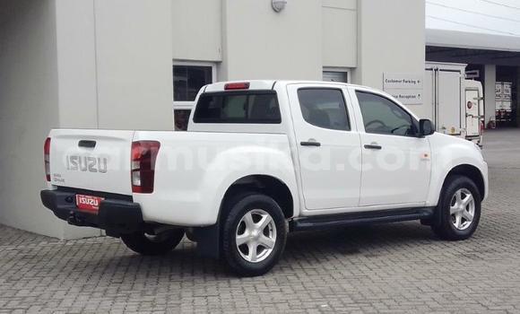Tenga Tsaru Isuzu D–MAX Chena Mota in Harare in Harare Tenga Tsaru Isuzu D–MAX Chena Mota in Harare in Harare
