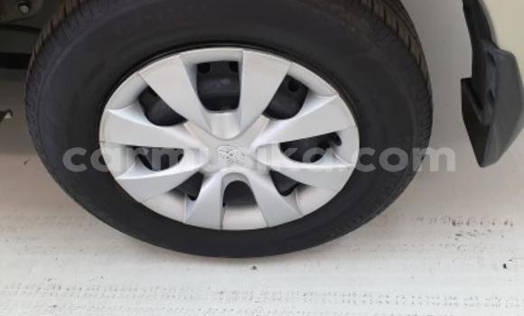 Buy Used Toyota Avanza Silver Car in Beitbridge in Matabeleland South Buy Used Toyota Avanza Silver Car in Beitbridge in Matabeleland South