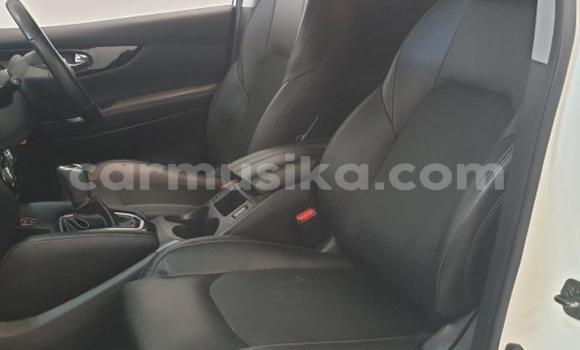 Acheter Occasion Voiture Nissan Qashqai Blanc à Beitbridge, Matabeleland South Acheter Occasion Voiture Nissan Qashqai Blanc à Beitbridge, Matabeleland South