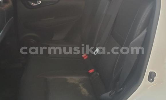 Acheter Occasion Voiture Nissan Qashqai Blanc à Beitbridge, Matabeleland South Acheter Occasion Voiture Nissan Qashqai Blanc à Beitbridge, Matabeleland South