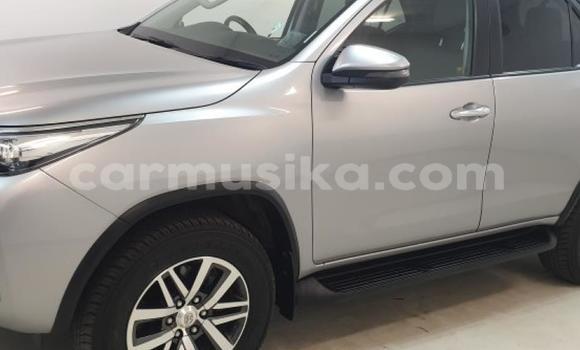 Nunua Ilio tumika Toyota Fortuner Fedha Gari ndani ya Beitbridge nchini Matabeleland Kusini