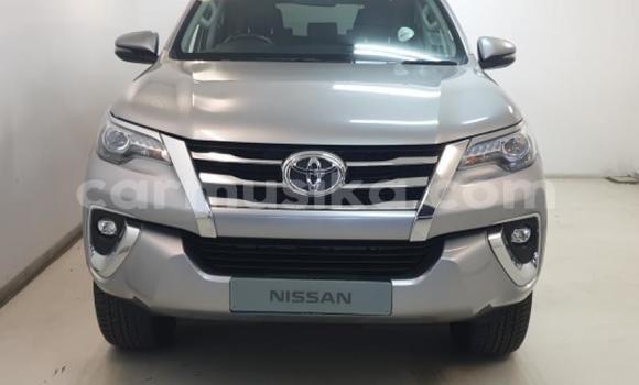 Acheter Occasion Voiture Toyota Fortuner Gris à Beitbridge, Matabeleland South Acheter Occasion Voiture Toyota Fortuner Gris à Beitbridge, Matabeleland South