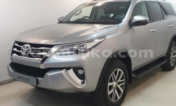 Acheter Occasion Voiture Toyota Fortuner Gris à Beitbridge, Matabeleland South Acheter Occasion Voiture Toyota Fortuner Gris à Beitbridge, Matabeleland South
