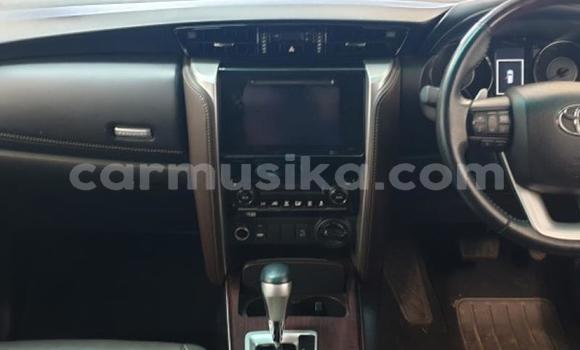 Acheter Occasion Voiture Toyota Fortuner Gris à Beitbridge, Matabeleland South Acheter Occasion Voiture Toyota Fortuner Gris à Beitbridge, Matabeleland South